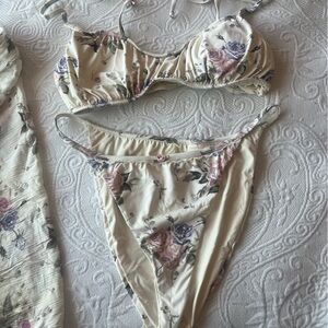 Dippin Daisys floral Bikini Set w/ sarong